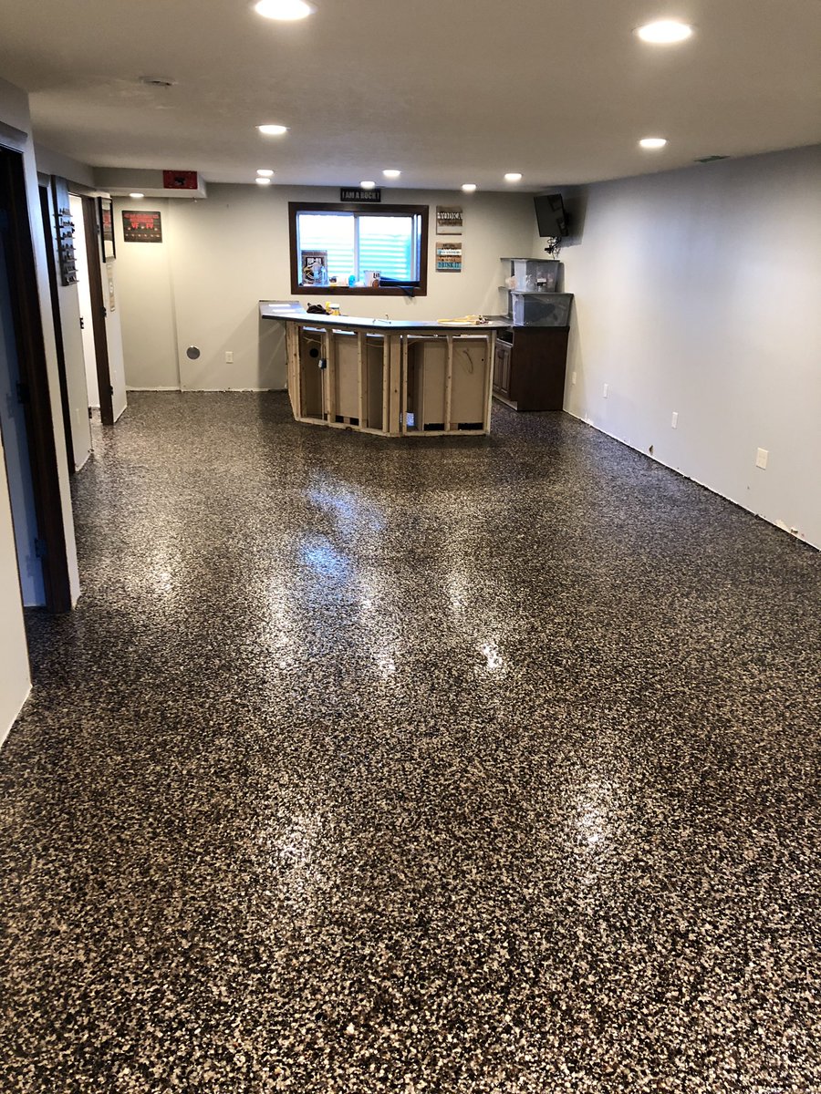 epoxycosd's tweet photo. 🔷This basement Epoxy Mica floor looks Great🔷#EpoxyCo #flooring #basement <Call free Estimates> https://t.co/DJTae3lXjs