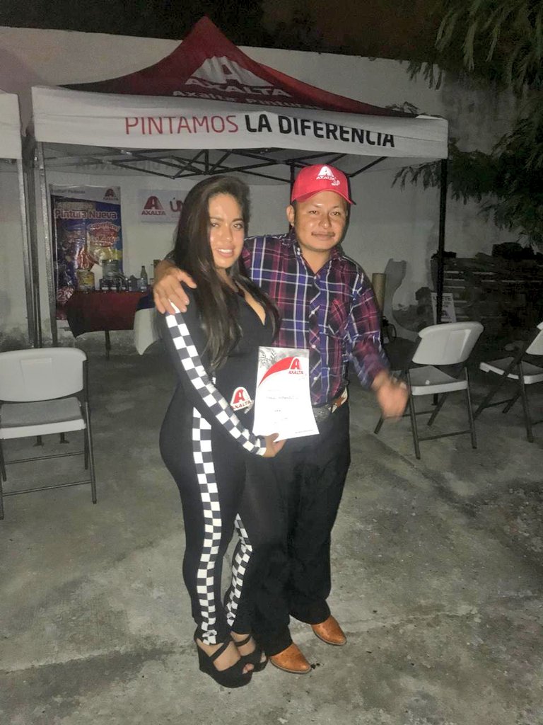 AxaltaLATAM's tweet photo. ¡La noche nos cayó en las sesiones del #AxaltaEnTour por Reynosa! Gracias a los maestros pintores que nos acompañaron. https://t.co/QP6PkJF2Df