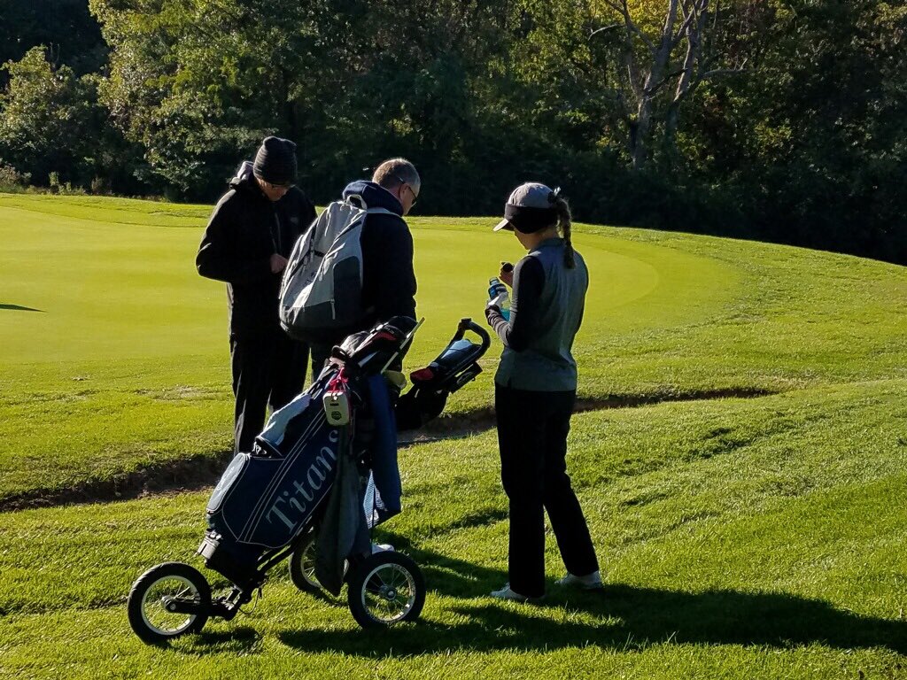 LSWGirlsGolf's tweet photo. Highlights from the day. McKenna is currently in 10th place going into Day 2. #LSWGirlsGolf ⛳️ https://t.co/Wyf2UgmGLy