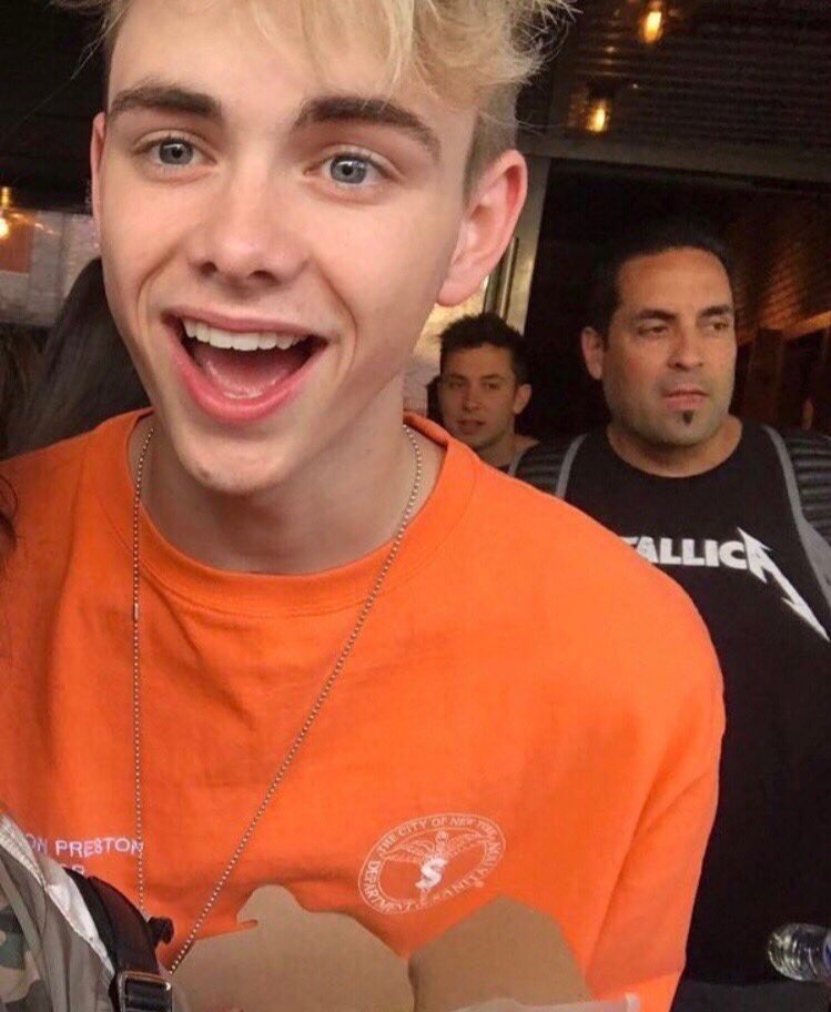 dailycorbyn_'s tweet photo. his smile is everything 💫✨ https://t.co/GElfGQ22Cp