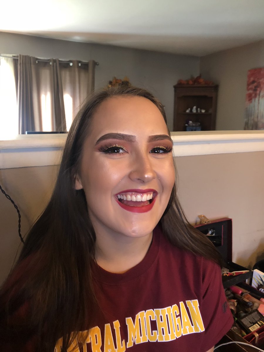 alexiakk_'s tweet photo. This is just the beginning💄 Detroit based makeup artist. I do glam, wedding, homecoming makeup etc.. 35$ full face 40$ full face with lashes. Spread the word help me pursue my passion. #glambylex https://t.co/5d4LUPOLtB
