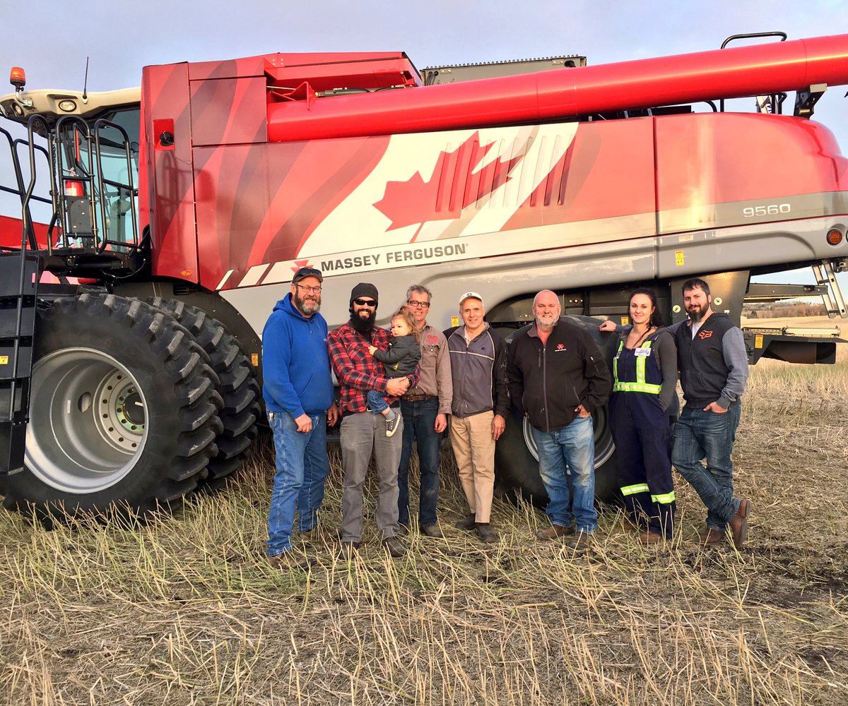 redshedmalting's tweet photo. We were finally able to get back to #harvest18 after over a months battle with snow, rain and cold weather! This has been a very tough harvest for Canadian farmers but we are hopeful the sun will keep shining. Thanks @TrochuMotors for letting us demo this very Canadian combine! https://t.co/IJtneAYqNi