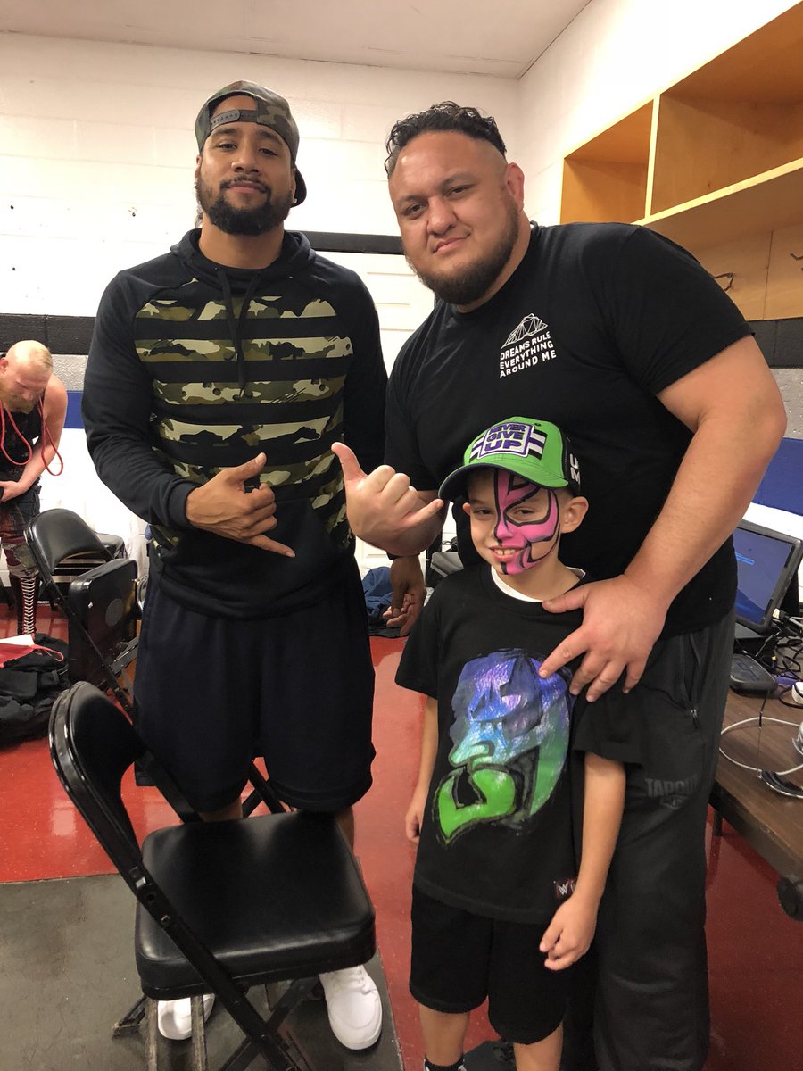 HermieSadler's tweet photo. Had a great time tonight #WWERichmond .  Thanks @WWEArmstrong @AJStylesOrg @JEFFHARDYBRAND @XavierWoodsPhD @WWEUsos @Elliott_Sadler https://t.co/d4DNvy4LNL