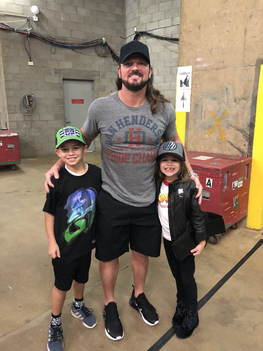 HermieSadler's tweet photo. Had a great time tonight #WWERichmond .  Thanks @WWEArmstrong @AJStylesOrg @JEFFHARDYBRAND @XavierWoodsPhD @WWEUsos @Elliott_Sadler https://t.co/d4DNvy4LNL