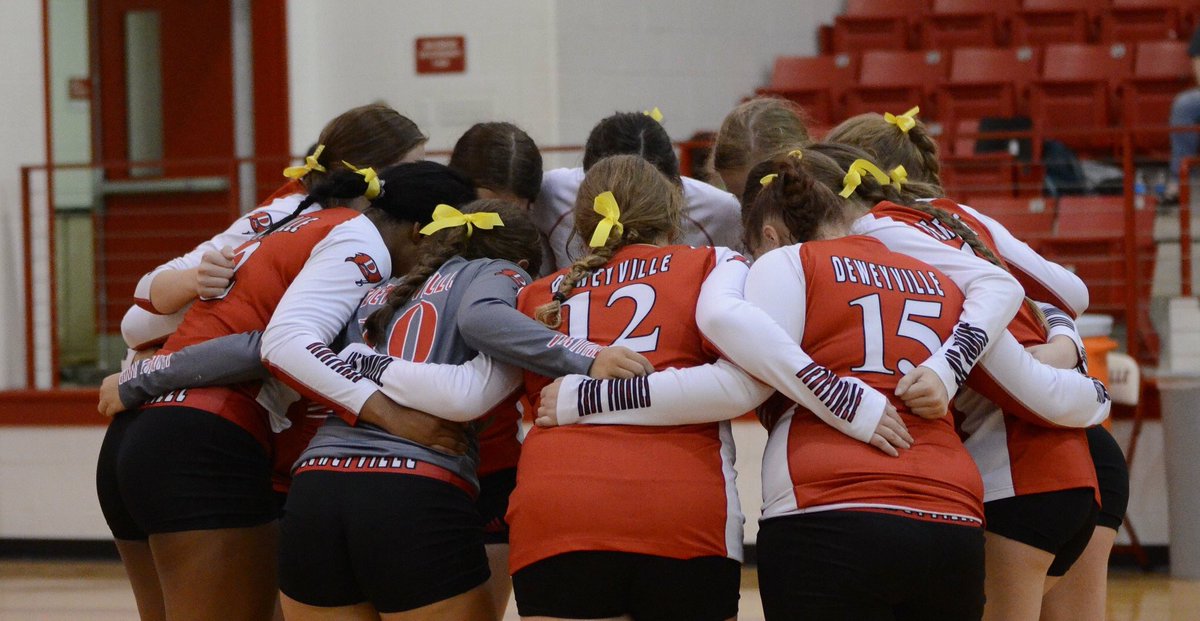 dvillevball's tweet photo. TOMORROW IS GAME DAY❤️❤️ it’s also our last home game/senior night:(( come out and support us, jv starting at 4:30 varsity follows!! about to make our 10-1 record 11-1!!!  #ourtimeisnow #alltheway https://t.co/OWuVKoxWGP