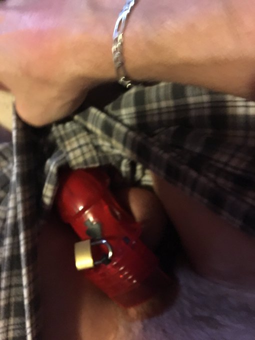 LOCKED UP LIKE AN ANIMAL! https://t.co/Jlz2ajSCRc