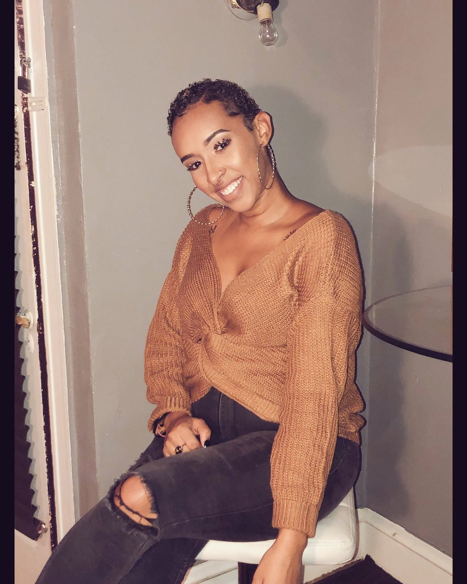 _terriffic's tweet photo. bald &amp; boujee. ✨ https://t.co/KVhjRDJO43