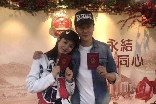 Zhao Liying And Feng Shaofeng Confirms Marriage Celebrity News Gossip Onehallyu