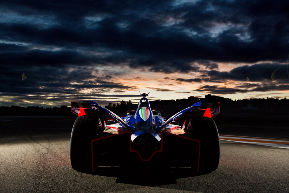 فريق ماهيندرا يسدل الستار عن سيارة الجيل الثاني ويكشف عن تشكيلة السائقين لبطولة الفورمولا إي 4