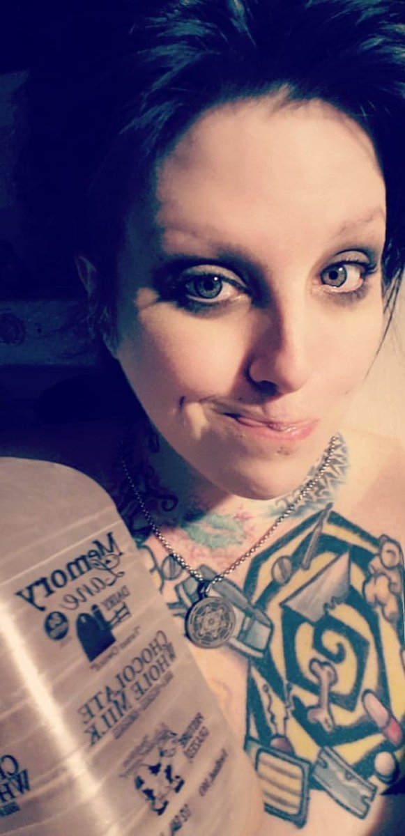 D_OKCBombshell's tweet photo. #NewProfilePic #horror #Halloween #ScreamQueen #gore #SFX https://t.co/dgTmqiDZZi