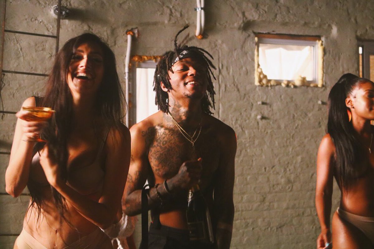 JIDsv's tweet photo. wHhhEere De Fook iz Dicaprio2? https://t.co/iYFQxPwe5c