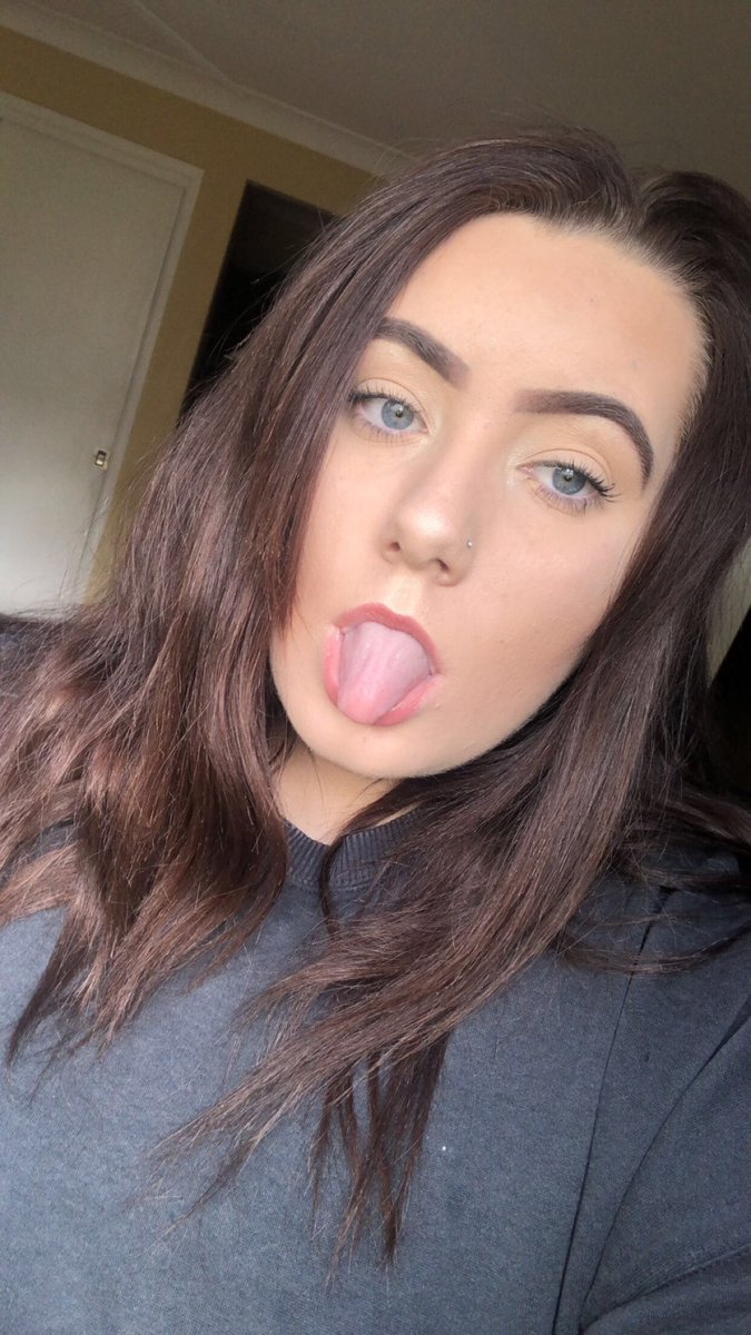 _ambermurrayy's tweet photo. So it’s Tuesday here so happy early Tuesday boys!❤️ @EthanDolan @GraysonDolan #tuesdaySelfie https://t.co/BVcZDGb3Gt