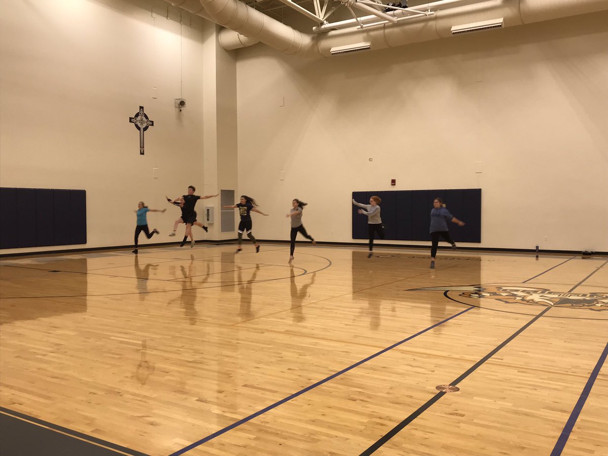 FMCHSCheerDance's tweet photo. The season has begun... #GriffinsDance #leapsandturnsandsparklesohmy https://t.co/1KLpT8zOlU