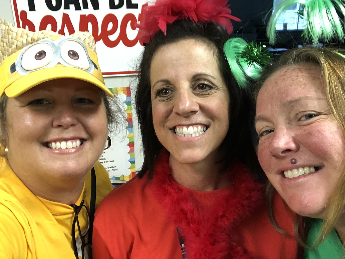 mslabone's tweet photo. We may be houses of many colors and diversity, but we are a family building relationships. @bearbranchelem #imagineno https://t.co/hd8sH4vsCd