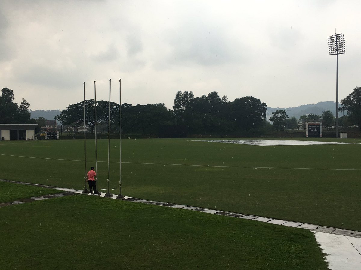 Latest from Kinrara, rain intervenes with <a href="/rafcricket/">Royal Air Force Cricket</a> on 69/2 off 19. Fish and Shorty liking well set. Team honoured to meet VCAF @airforcenextgen earlier <a href="/Fujitsu_Defence/">Fujitsu Defence</a> @UKMYDefence
