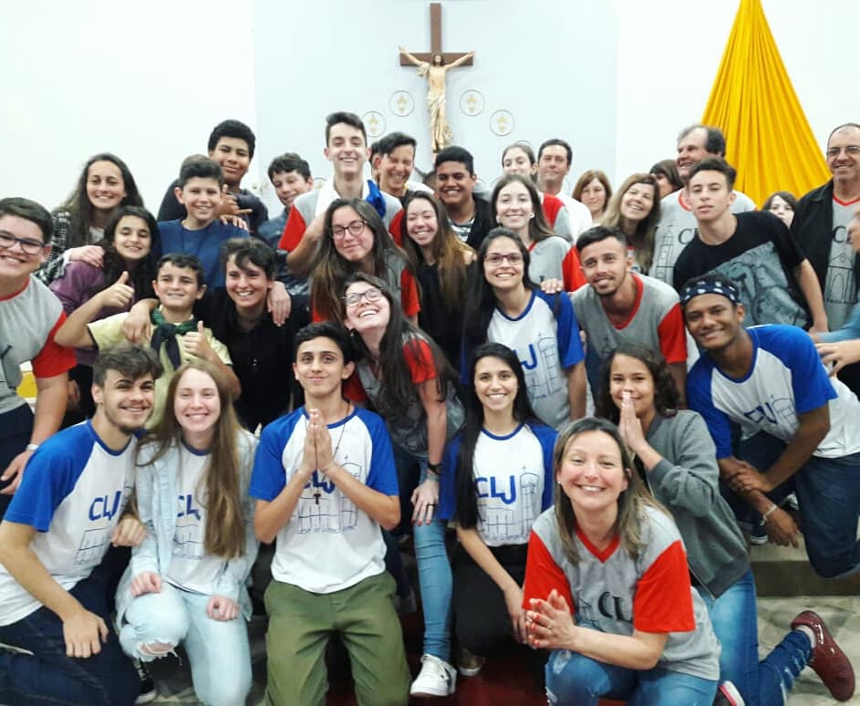 CLJsantana's tweet image. Missa de chegada 9° CLJ¹ ❤💙🧡💡🌎