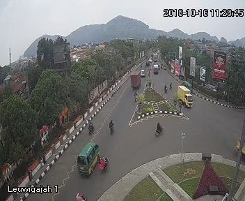 11.26 WIB Arulin Bunderan Leuwi Gajah Terpantau Lancar