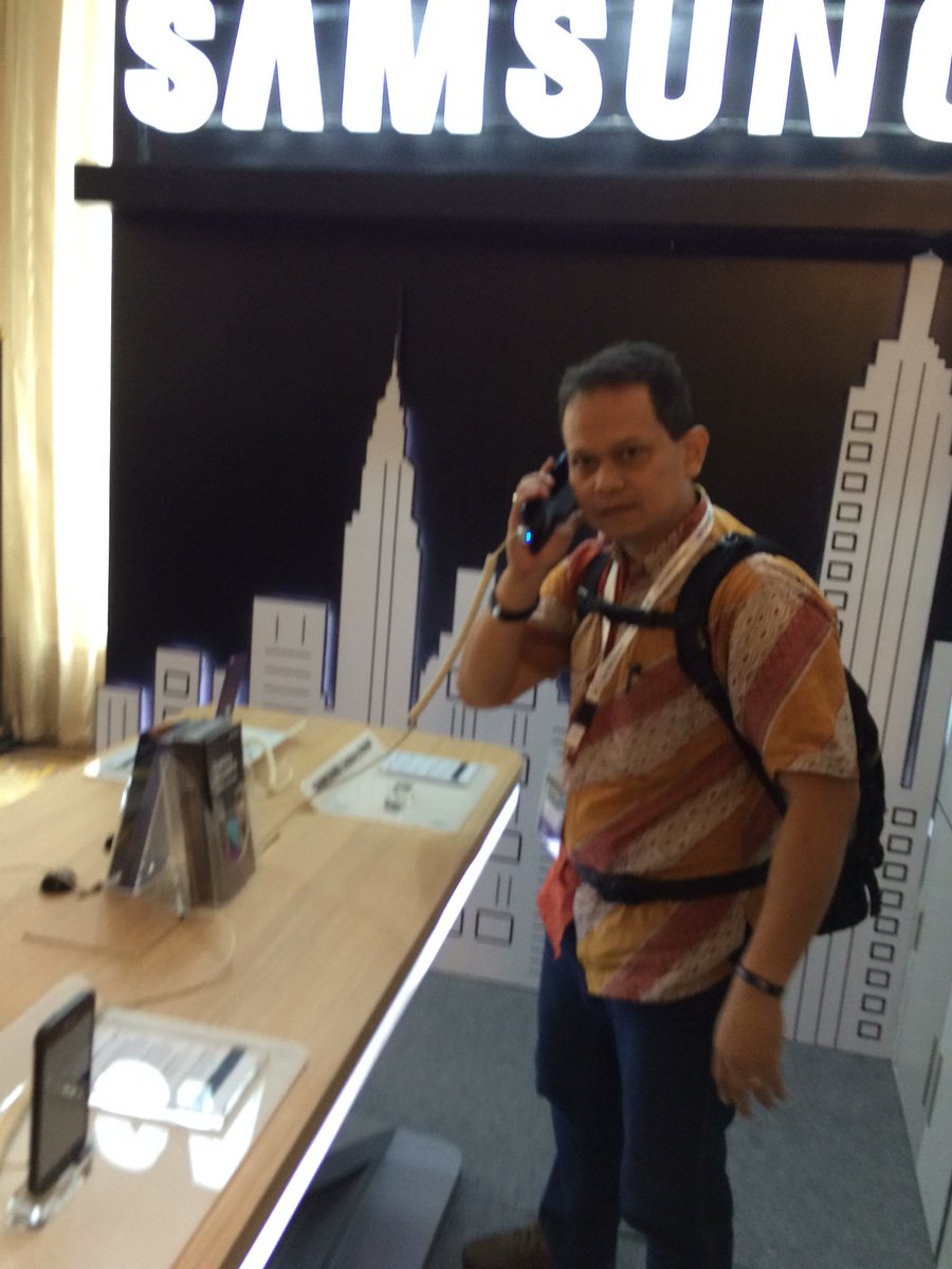 richbudiman's tweet photo. #SamsungForBusiness https://t.co/BKyXavubEE