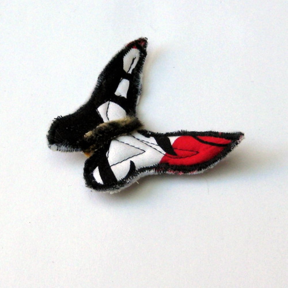 Butterfly Brooch, textile jewellery ,animal art, fabric insect, fabric pin tuppu.net/8b2e2b66 #Labordaysale #Etsymntt #EtsyTeamUnity #TMTinsta #ButterflyBrooch