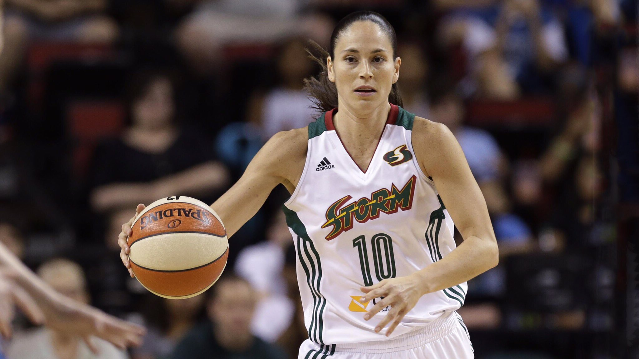 レインボーアイル 10 16は スー バード Sue Bird さんのお誕生日 アメリカのバスケットボール選手 Wnbaのオールタイムトッププレイヤー15人のひとりに選手され ナショナルチームの一員として 五輪で16年リオまで4大会連続金メダル サッカーの