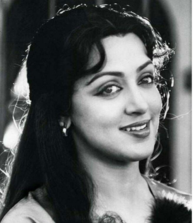 Wishing you a very happy 70th birthday of dream girl of India hema malini mam 