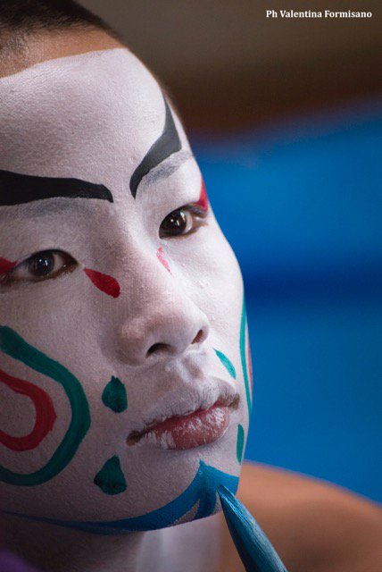 NikkiKumano's tweet photo. a lot of #traditional #festival in @kumano_city. One of this is Kinomoto #祭り, in the picture #makeup for #Roppo #gyoretsu, declared as #intangible #folk #culture #properity @ItalyMFA @ENIT_italia @italiagiappone @JPTravelCentre @CT_YOKOSO_Japan @JapanTravel @ItalyinJPN #japan https://t.co/Vuy92rNLyL