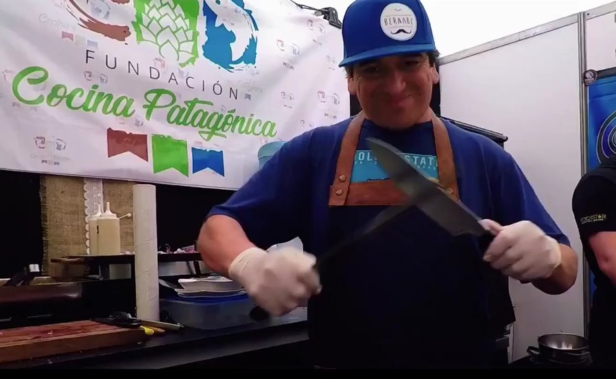 JBariloche76's tweet photo. #BALC2018 el evento gastronómico más importante de la Patagonia, Bariloche a la Carta 2018, 5ª edición. 
#EquipoMatzen @lorematzen @Aribche 
@jovenyradical @Comunicacionucr 
@Angegallar @guillealaniz76 
@darioberardi
@okCelestita 
@Daniela5_saltos 
@mauri_rn https://t.co/CWzX4WFPXt