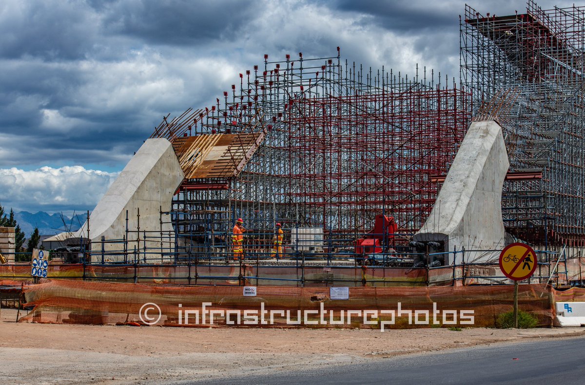 infraphotos's tweet photo. Ashton Bridge #AshtonBridge #CivilEngineering #BasilRead #infrastructurephotos @saicecivil @basil.read #scaffodling #WesternCape #Ashton @WesternCapeGov @Wesgro @AshtonWinery https://t.co/DMQwmzletn