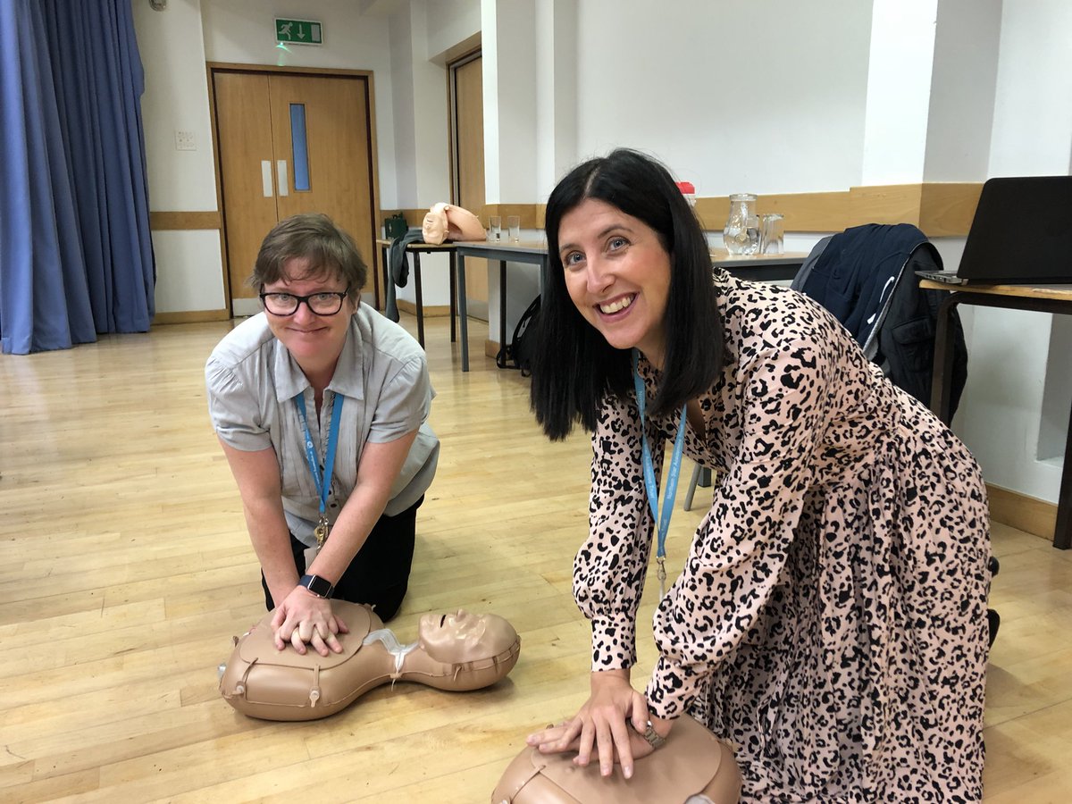 thatmedicbloke's tweet photo. Teachers learning CPR @skiptongirls with @YorksAmbulance #Restartaheart @YASCFR @ChrissyBlakeley @ness_wingate https://t.co/8em1m3FUdD