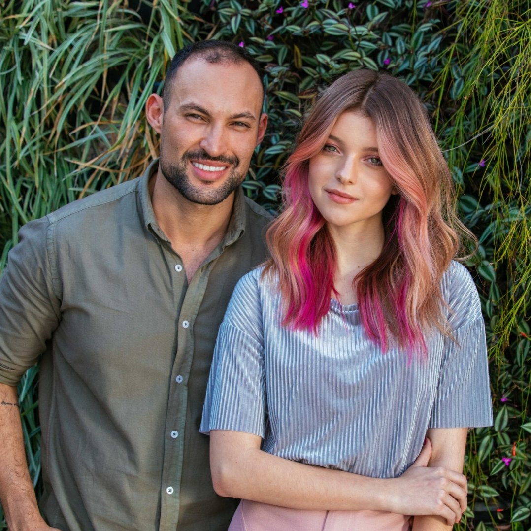 revistacabelos's tweet image. O top @romeufelipe apostou na mistura dos tons Nu-Dist Pink com High Magenta para a cor da modelo, na campanha de #colorfreshcreate, da @wellaprobrasil. E você, qual a sua melhor versão? #wellaprofessionals #revistacabelos #cabelosecia #revistacabelosecia