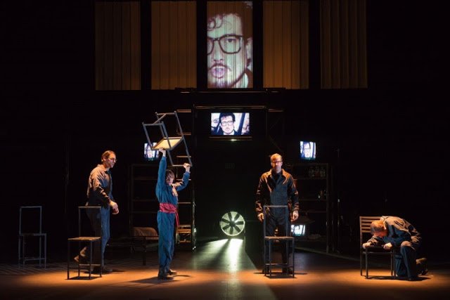 Vuelve '1984', la adaptación de la obra de Orwell en la que podremos inmiscuirnos en un futuro distópico, cada vez más cercano. Del 17 octubre al 25 noviembre en @TeatroGalileoGS Con <a href="/albergarin/">Alberto Berzal</a>, Luis Rallo, Cristina Arranz y José Luis Santar. Dirige Carlos Martínez-Abarca.