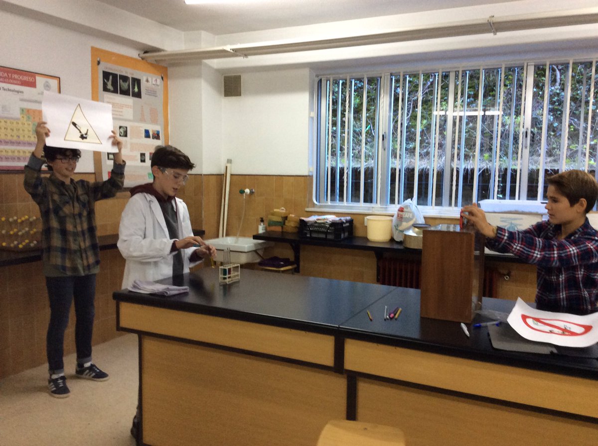 2ESOAUSEVA's tweet photo. Making of Safety rules in the lab 🎬 #science #chemistry #physics https://t.co/qHPGh4BtF9