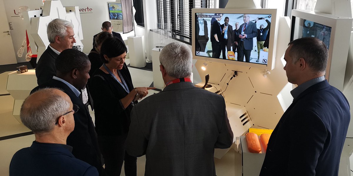 JJ_Gaouyer's tweet image. Ce matin, réunion de l&apos;équipe régionale @OrangePaysLoire au #CEAtech de @NantesMetropole. Découverte du large panorama d&apos;expertise du @CEA_Recherche, partage sur l&apos;innovation ! @RobertMitu_pdl @cros_alexandre @DominiqueAubrit @llebott @Pabinne @AlainLeCoz @MMartins44