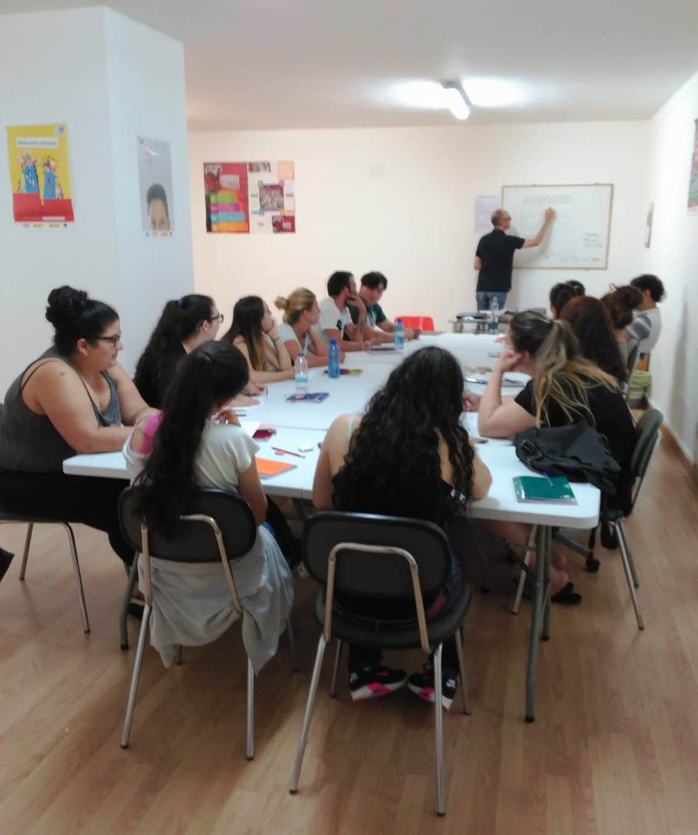 gitanos_org_NAV's tweet photo. Dentro del "Formándote #Tudela 2018" de @gitanos_org_NAV módulo formativo para la obtención del carnet de manipulación de alimentos impartido por @sinetformacion #formacion https://t.co/rgcRhOAfbR