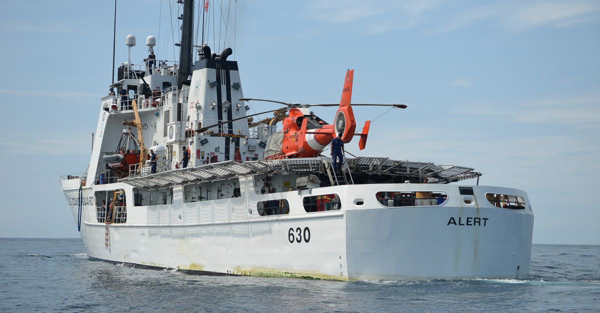 VesselFinder's tweet photo. US Coast Guard Cutter Alert returns home after seizing $17 million worth of cocaine
https://t.co/wswhO8fG4c #USCG #cocaine #USCGCAlert https://t.co/dDl35pTLBb