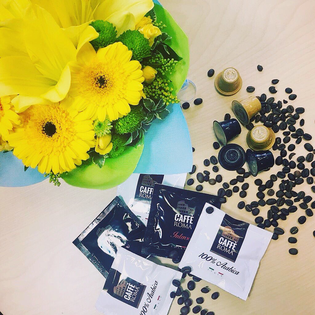 cafferomauae's tweet image. An aroma more heavenly than a flight of angels trickled on the coffee breeze ☕️🌻🌼 

#theitalianwayuae #italiancoffee #coffeetime #coffeeholic #coffeelover #mycoffee #dxb #mydubai #dubai #dubaicoffeelovers #dubailife #coffeeoclock #coffeeology #coffeemorning #jlt #coffeegram