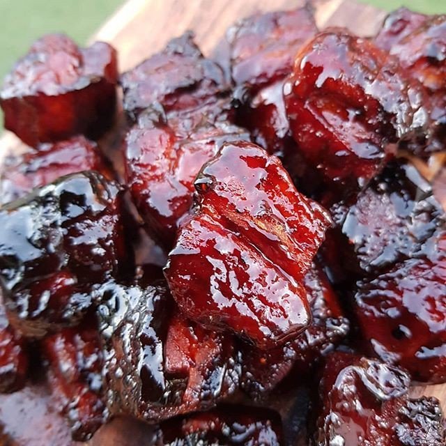 HeatBeads's tweet photo. We never get tired of seeing meat porn like this! #heatbeads #dontriskit #bbqlife #bbqdownunder #grill #bbq #meatporn #porkbellyburntends .
.
regram thanks to @geurrilla_que
Pork belly burnt ends with crackle, seasoned with butcher bbq chipotle and gl… https://t.co/QOo6Fm2a3R https://t.co/ehgk4FHCZn
