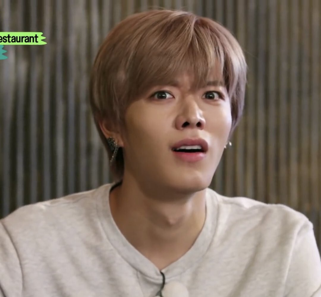 nyutacrs_'s tweet photo. คืองี้ ผมอ่ะ เดินไปสั่งกระเพราไก่ เสือกได้กระเพราไก่ไข่ดาว ผมถามคนขายว่าทำไม คนขายบอกเพราะนายหล่อเป็นพิเศษ https://t.co/JuMhz49CkS