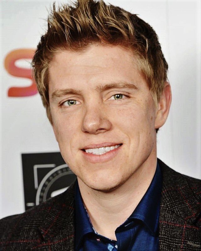 RyanHawleyClub's tweet photo. Please go to vote Ryan Hawley for ‘Best Serial Drama Performance’ at the National Television Awards now! #emmerdale #robron https://t.co/XuODT0rP7i https://t.co/jF1TvVHC54