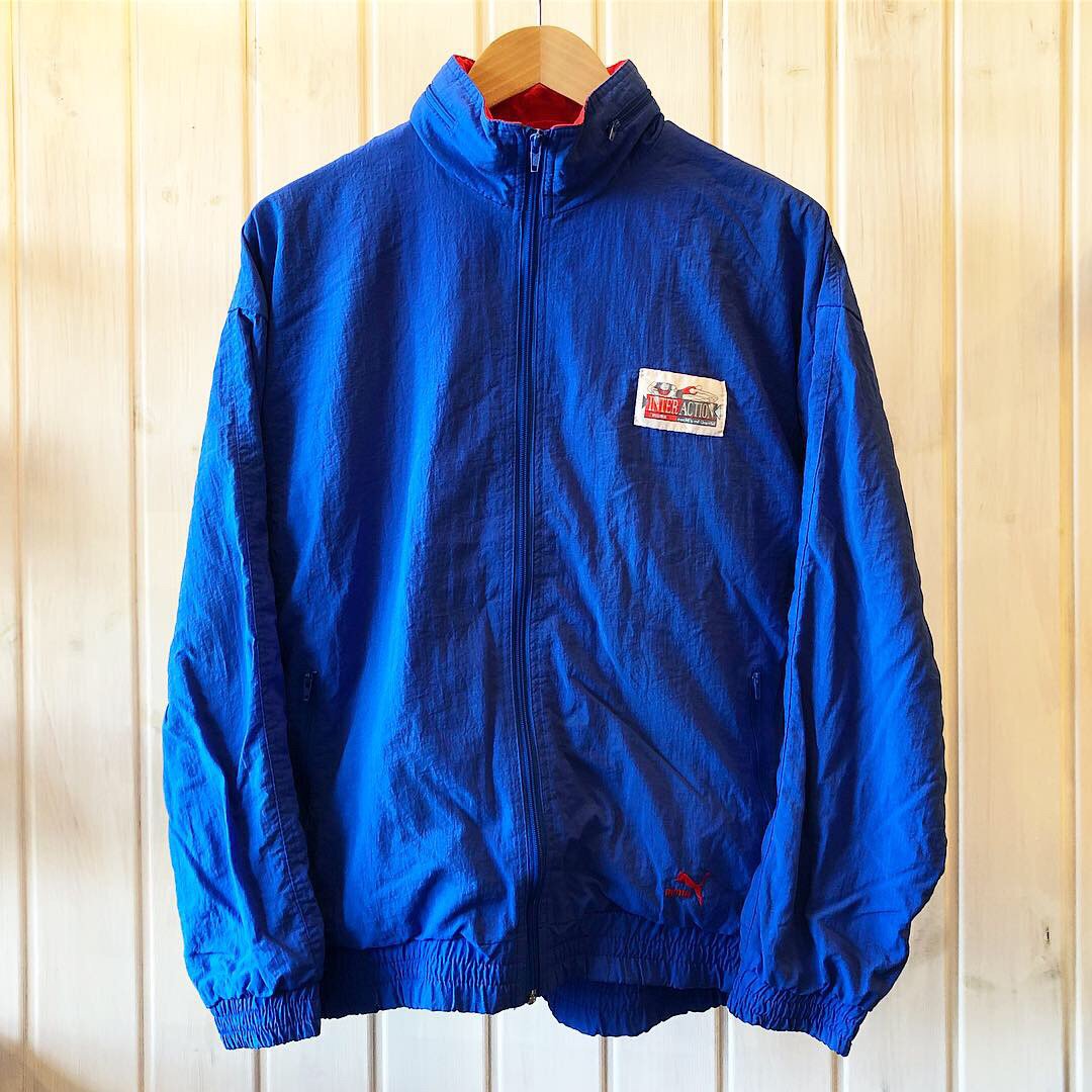 TheKnot_Koga's tweet photo. 新入荷！
オールド プーマのナイロンジャケット入荷しました！
切り替えの配色が◎

お問い合わせ、通販は0280-33-3883、info@the-knot.jp、DMまたはホームページからお受けしてます！ @theknot_koga
#古着 #古着屋 #theknot古河 #puma #プーマ https://t.co/GwFSw0Lmeb