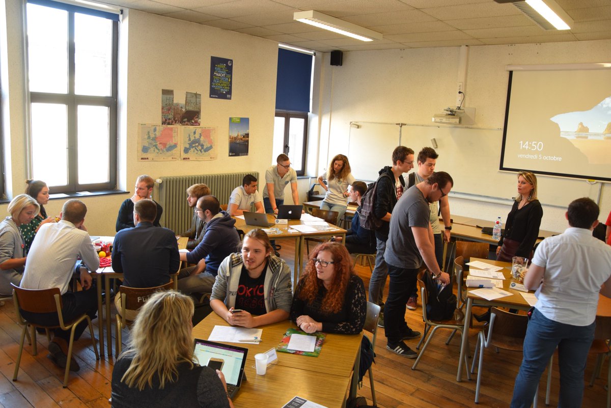 HenalluxIg's tweet photo. L’IT Training Day organisé à l’IESN ce 5 octobre a connu un réel engouement. Wallonie, Bruxelles et du Grand-Duché de Luxembourg:54 entreprises de taille diverse ont répondu à notre appel, la plupart offrant plusieurs stages à nos étudiants #dev #talents #ITjobs @HenalluxOffici1 https://t.co/KPSCqiOoMZ