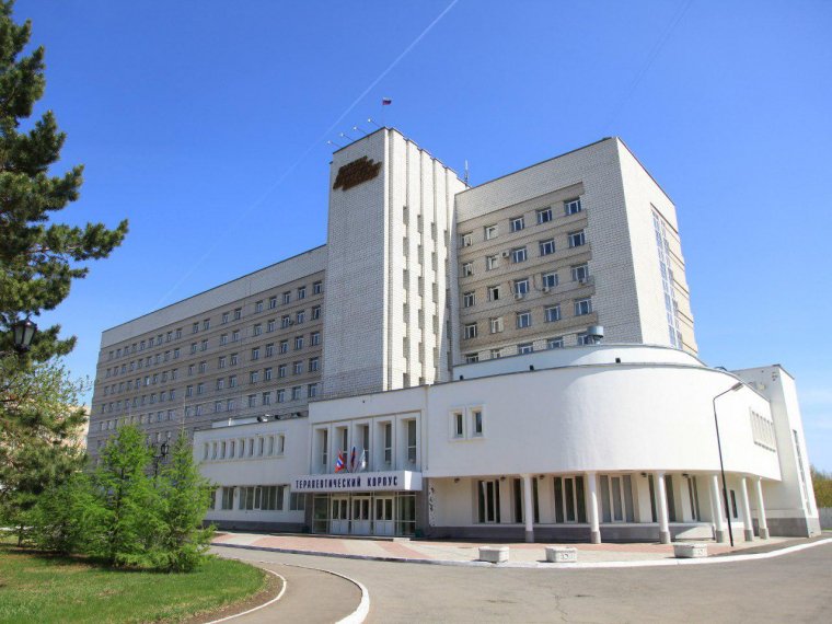 В минздраве опровергли нарушения температурного режима в Омской областной больнице. Все нормально:  больные не замерзли, операционные не покрылись инеем #Омск omskregion.info/63687