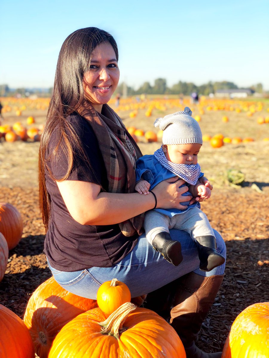 maelene777's tweet photo. 🧡Pumpkin Patch Monday* #LaylaGrace #Oct2018 #CarpinitoBrothersPumpkinPatch https://t.co/dyHUfWkP3R