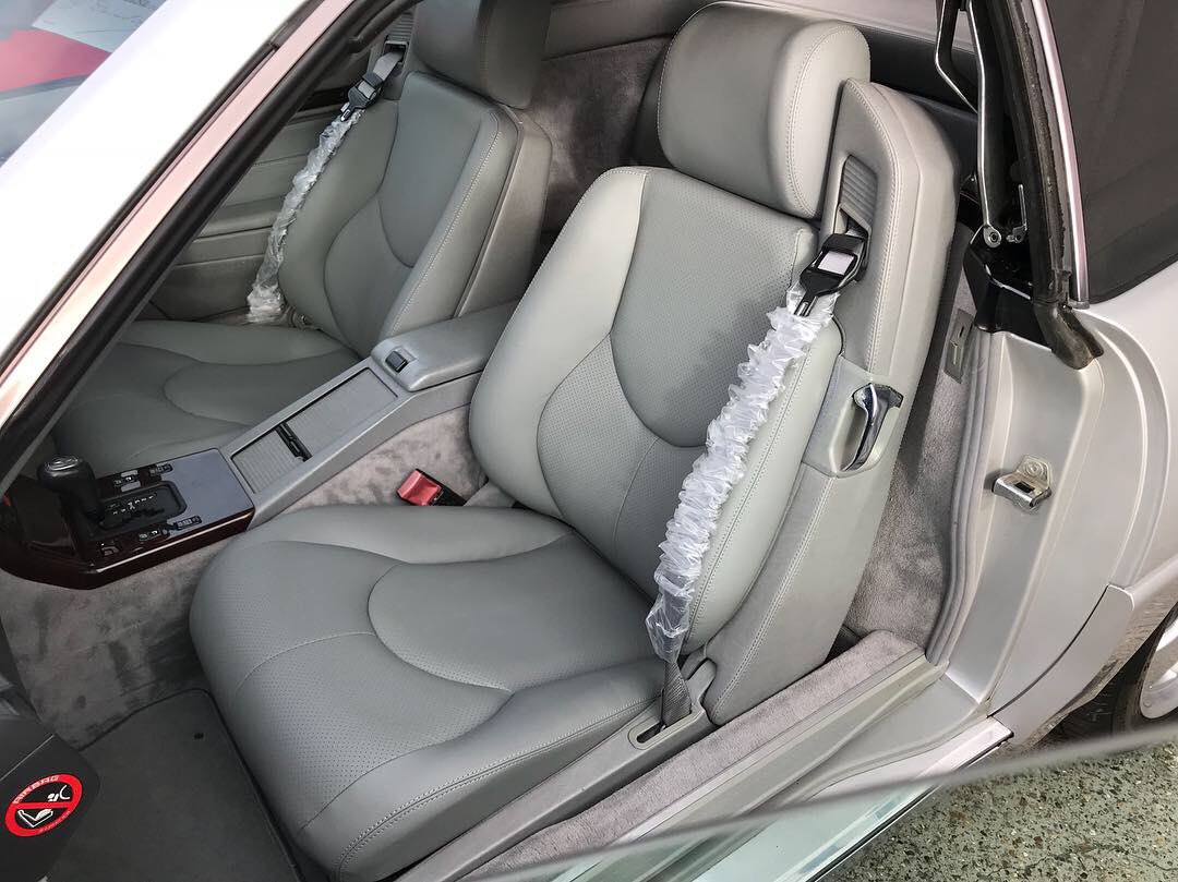 dclassauto's tweet photo. This well cared for 500SL leaves d:class with a new sonnenland hood, seatbelts, front seat leather retrim, overmats & carpet clean
#mercedesbenz #mercedes #r129 #r129sl #SL500 #500SL #SL320 #SL280 #r129club #benzgram #mercedesbenzclub #dclass #dclassauto #trimshop #mbspecialist https://t.co/bA8g8Qwuci