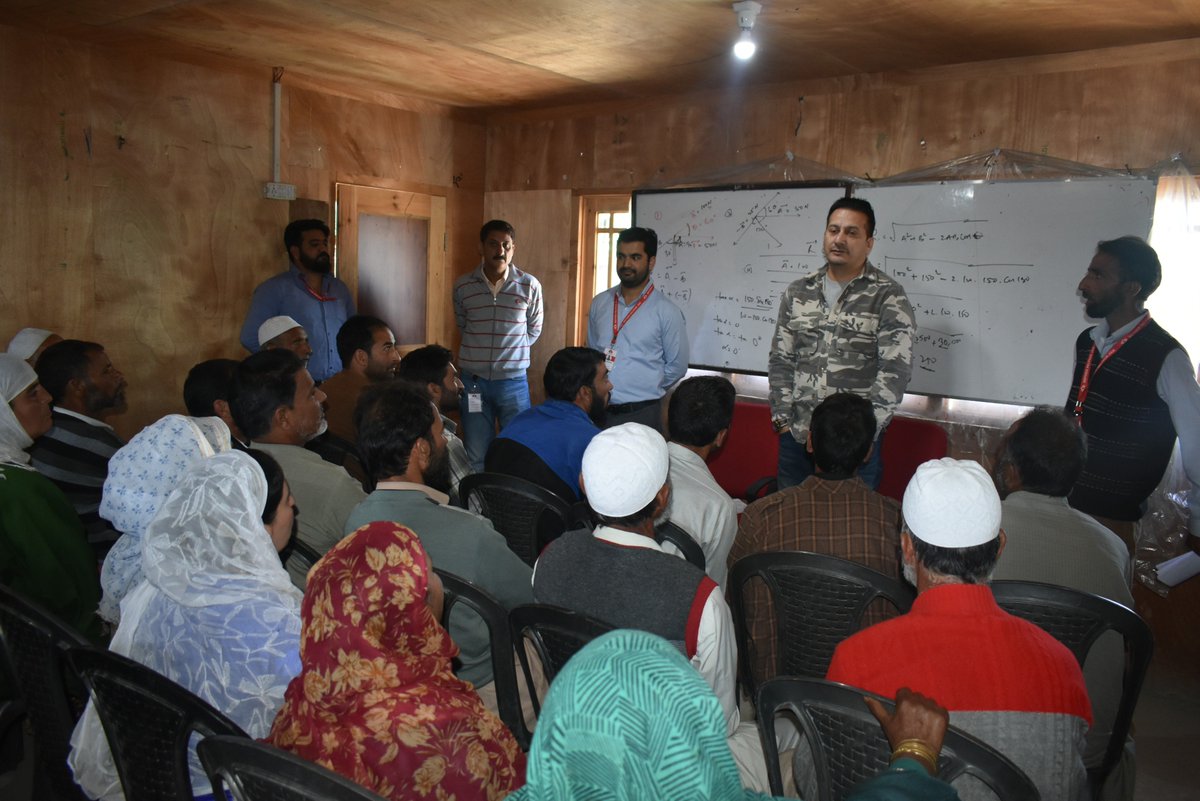 motherhelpage's tweet image. Community Development Meeting #SouthKashmirUnits
#DevelopingCommunities 
facebook.com/media/set/?set…