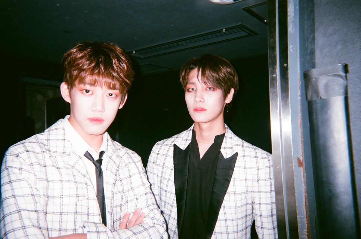 official__IZ's tweet photo. [#아이즈] 분위기 장난 없는 현준영...✨

#필카감성 #📷 #현준영 #분위기 #👍 #현준 #HYUNJUN #준영 #JUNYOUNG #아이즈 #IZ https://t.co/4NprkXWbLR