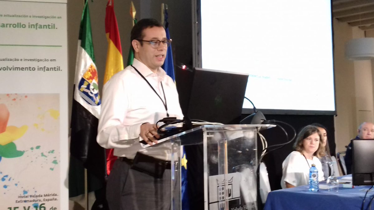 FQuaes's tweet photo. El Dr. Jorge Montoya, genetista de @sistemgenomicos, está en Mérida hablando en representación de la @Fquaes de 'Causas genéticas de la discapacidad Intelectual, implicaciones en la asesoría genética y la intervención'. #2EncuentroATemprana  (1) https://t.co/7SY1eihvDz