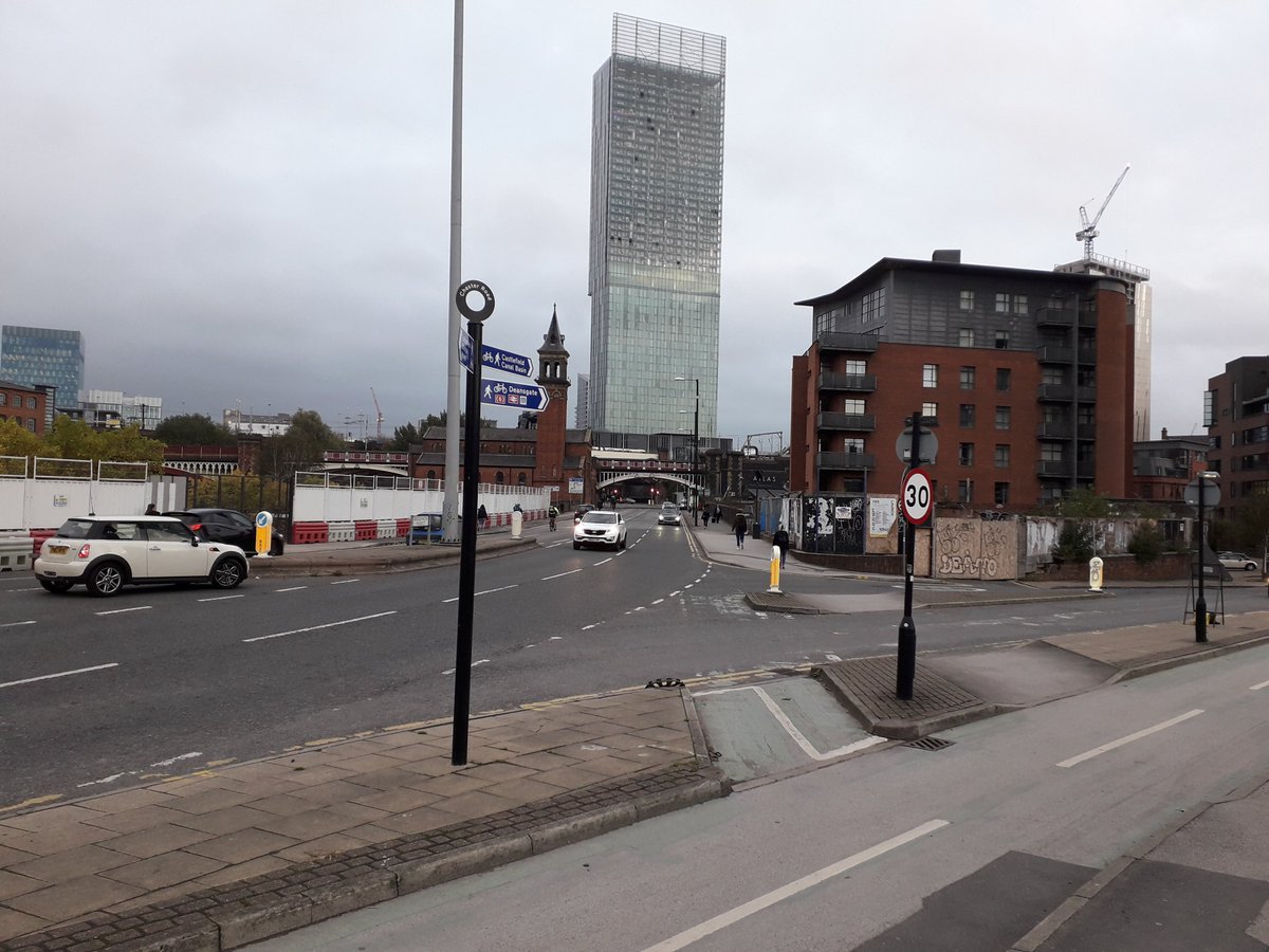 NWAmb_Steve's tweet image. Walking to work this morning brings such a different perspective on a number of things #health&amp;amp;wellbeing #cycling #cyclepaths #architecture #economy #people #traffic #enjoyingit  I should do it more often 👍