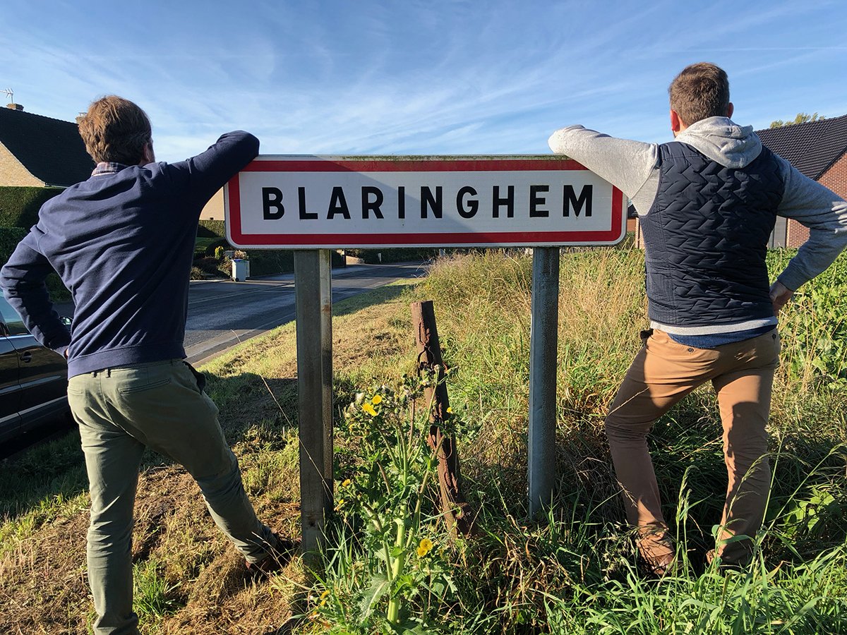 AlaskanMaker's tweet photo. La team Alaskan était à Blaringhem. 
Pas pour cueillir des pissenlits 🌻
Mais pour aller brasser la bière Alaskan MAKER dans la brasserie de la meilleure bière du monde: l'Anosteké!
Programme : Brassage &amp;  Dégustation🍻
#diy #biereartisanale #craftbeer #biere #brasserie https://t.co/56CRL5jgAg