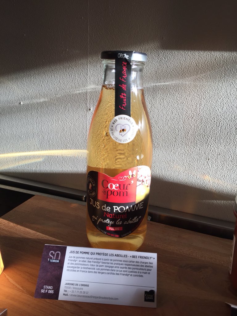 AANA_officiel's tweet photo. Le jus de pomme qui protège les abeilles @CoeurDePom ! #SOTERROIR #SOINNOVATION @NvelleAquitaine #AANA rdv sur le @sial_paris stand 5CF065 https://t.co/TwhKHJiD7R
